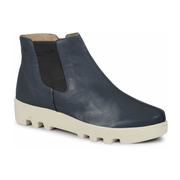 bota casual feminina Rio de Luz em couro legítimo. Com design moderno e prático, o zíper lateral garante facilidade ao calçar. Conforto e elegância para o seu dia!